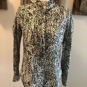 🎯 2/$15 - Like new J Crew button up shirt